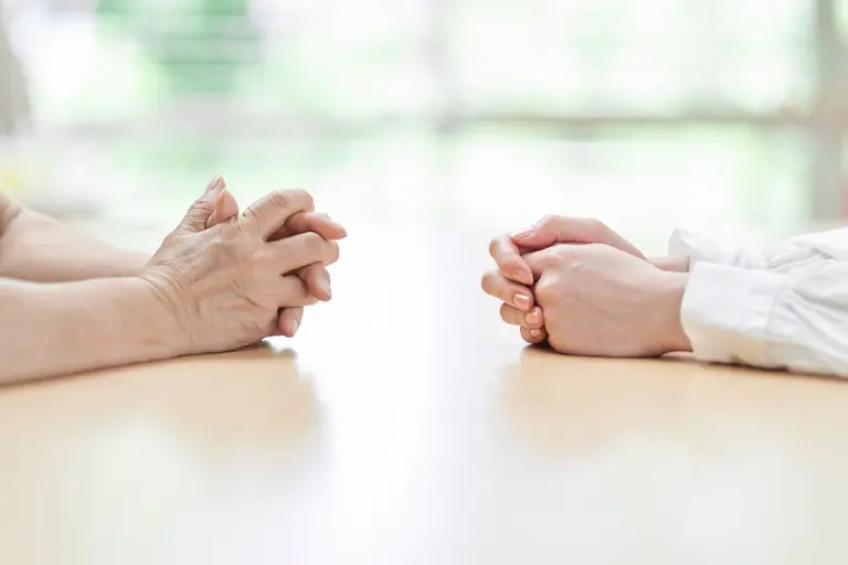 透析患者の最後の過ごし方｜末期症状や緩和ケア、家族が知っておくべきことを解説